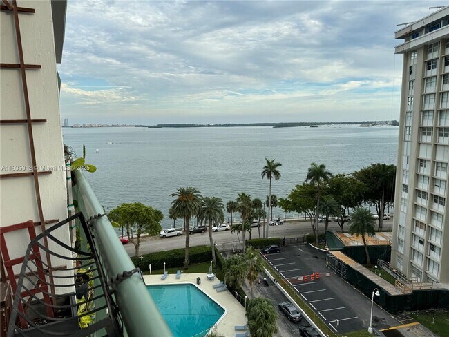 Building Photo - 1408 Brickell Bay Dr