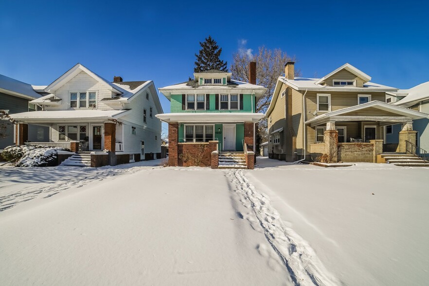 Building Photo - 1217 N Bourland Ave