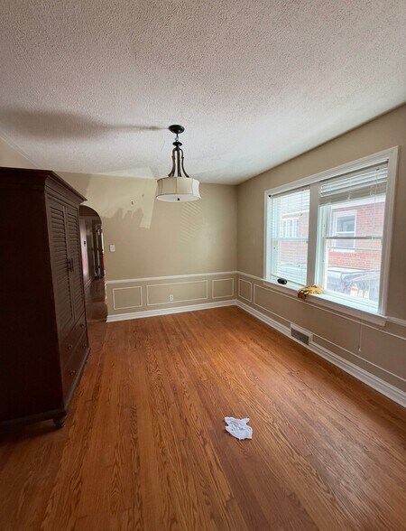 Building Photo - 5730 Park Ln