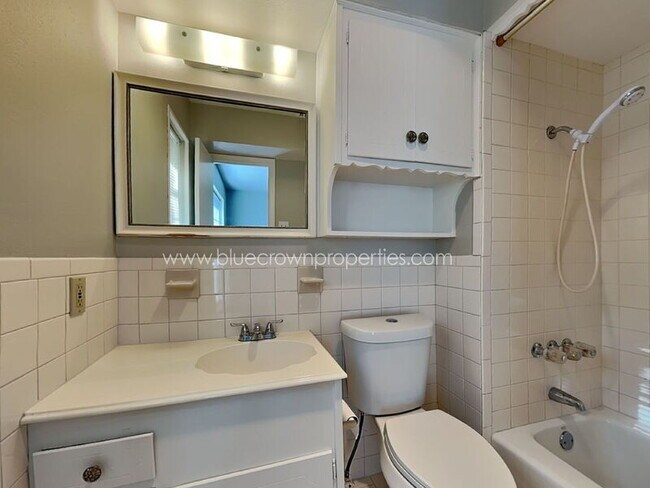 Building Photo - 8322 Lullwater Dr