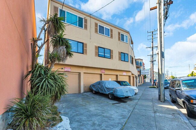 Building Photo - 5519 Mission