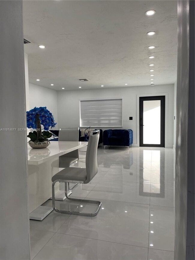 Building Photo - 1791 SW 3rd St