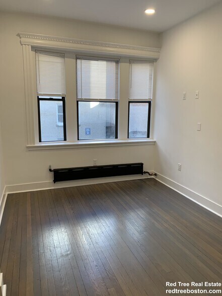 Building Photo - 11 Queensberry St