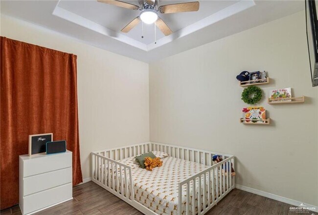 Building Photo - 10 N Hester St