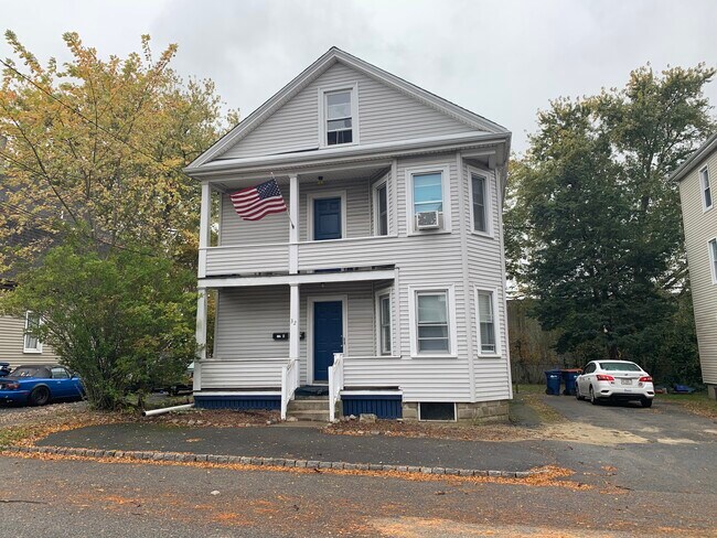 Primary Photo - 32 Oak St