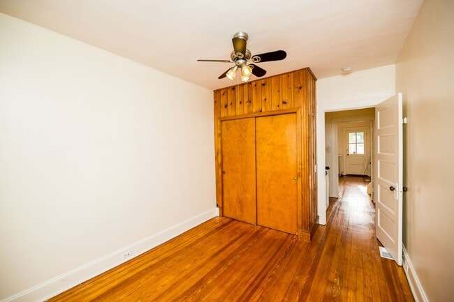 Building Photo - 2026/2027 JHU off-campus Renovated Charles Village 5bd/2ba w/ W/D & CAC Available 6/9/26