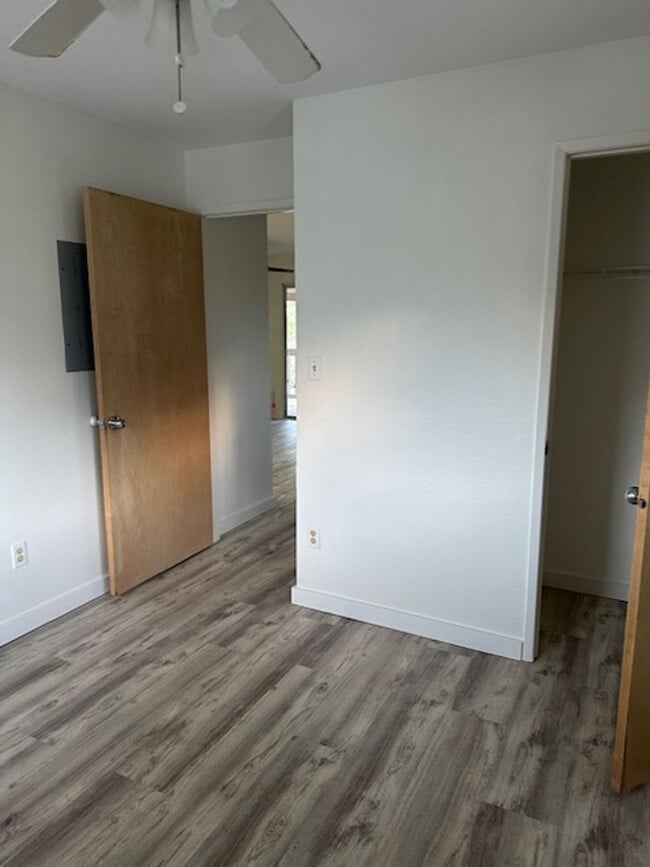 Building Photo - a 2bd/1ba Iao Parkside unit