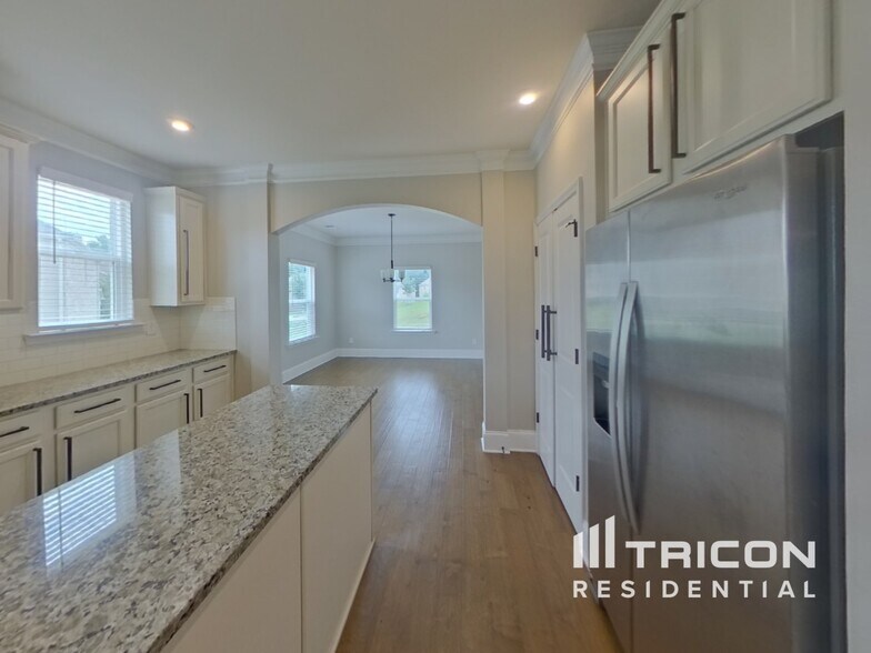 Building Photo - 60 Somerset Hills