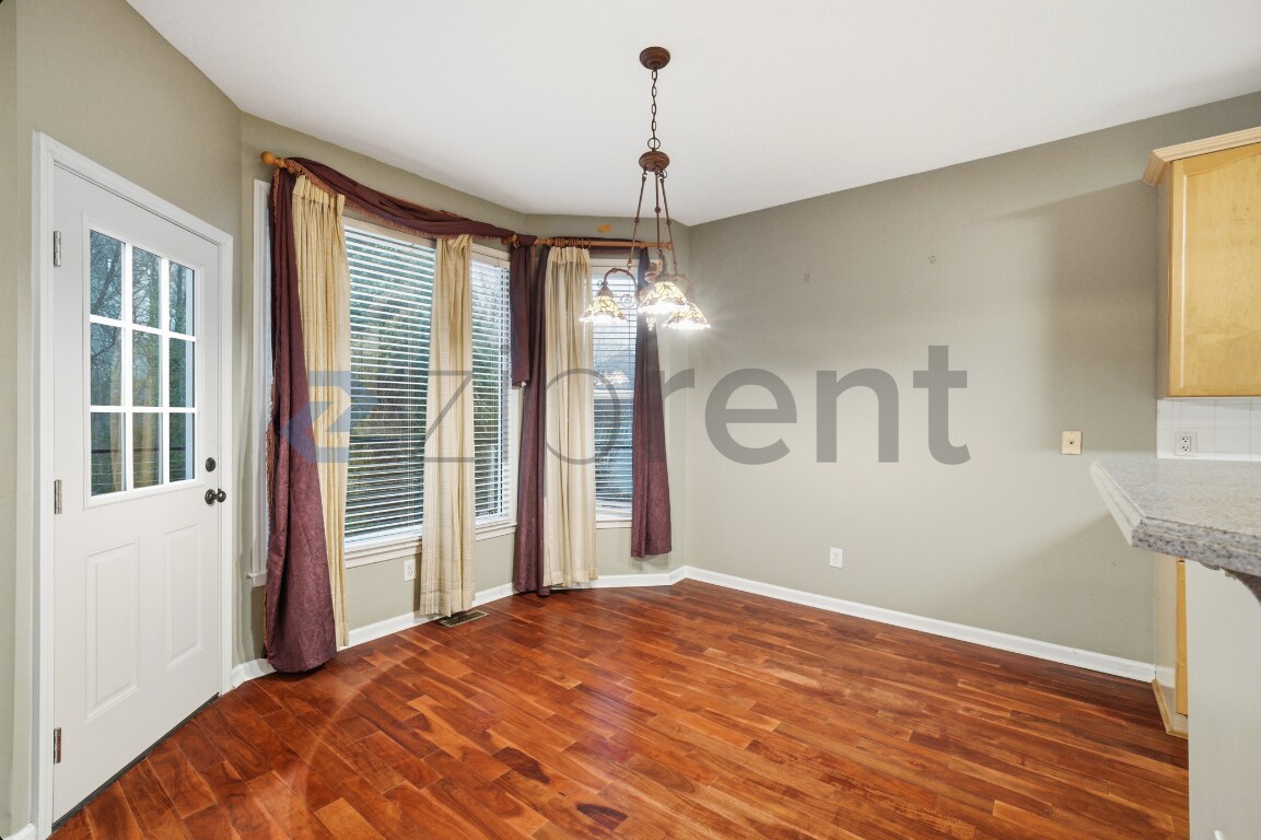 Building Photo - 2505 Madison Commons