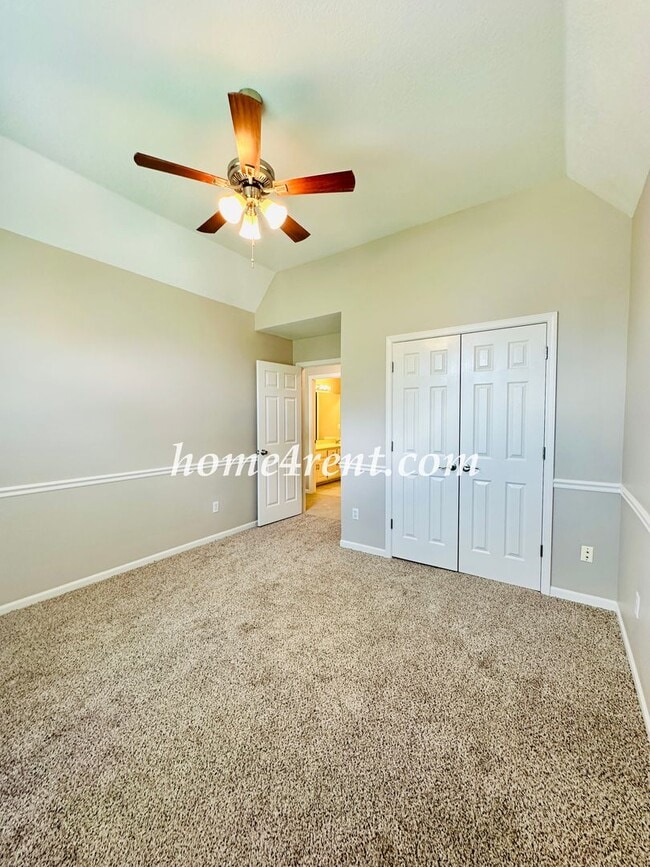 Building Photo - Blue Valley Schools, Walking Distance to Elementary School and Neighborhood Pool!