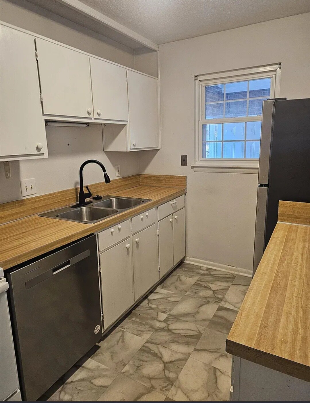 Kitchen - 320 Cambout St