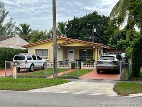 Building Photo - 631 Tamiami Canal Rd
