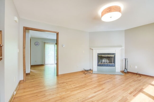 Building Photo - Spacious 2-Bedroom, 2-Story Apartment with Walk-Out Basement