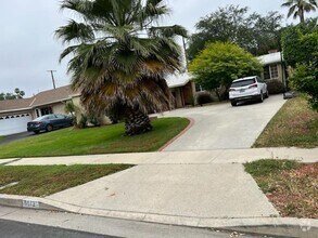 Building Photo - Unique 3 Br 2 Ba House in a Quiet Neighbor...