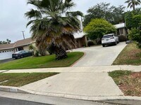 Building Photo - Unique 3 Br 2 Ba House in a Quiet Neighbor...
