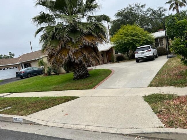 Primary Photo - Unique 3 Br 2 Ba House in a Quiet Neighbor...