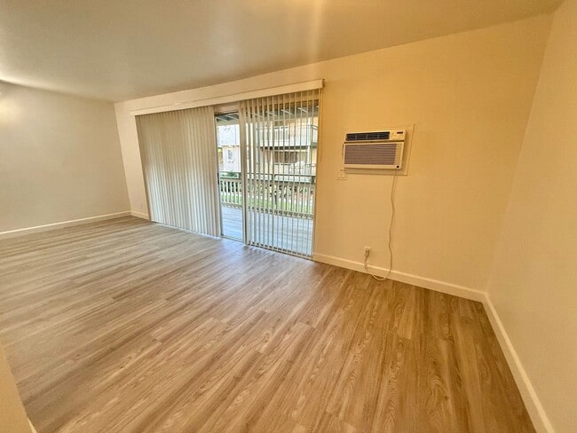 Building Photo - SANTA CLARA - Remodeled unit with patio, two parking spaces, community pool