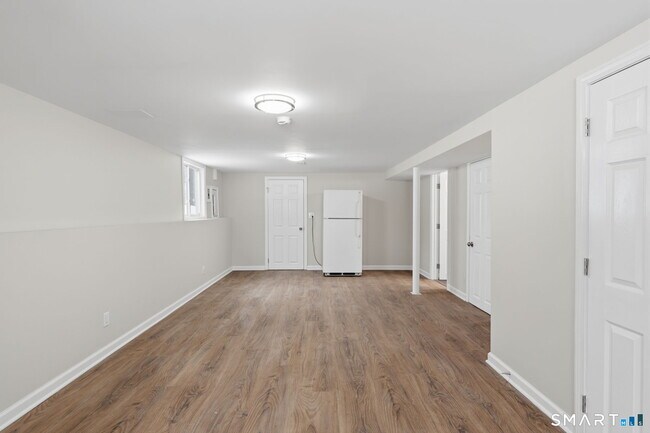 Building Photo - 26 Hiawatha Ln