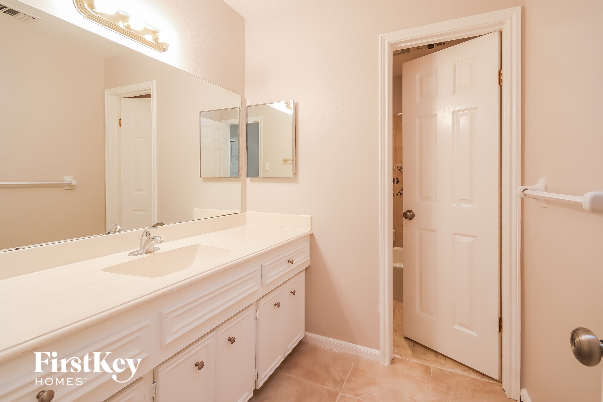 Building Photo - 3823 Pleasant Valley Dr