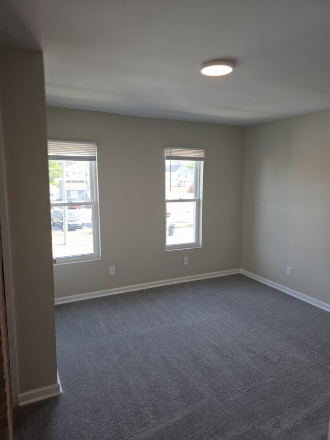 Building Photo - 771 Parsons Ave