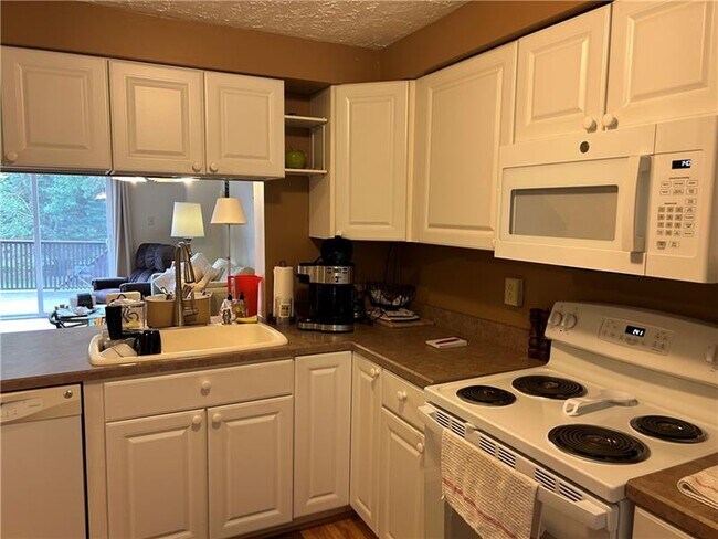 Building Photo - 903 Lynwood Ct