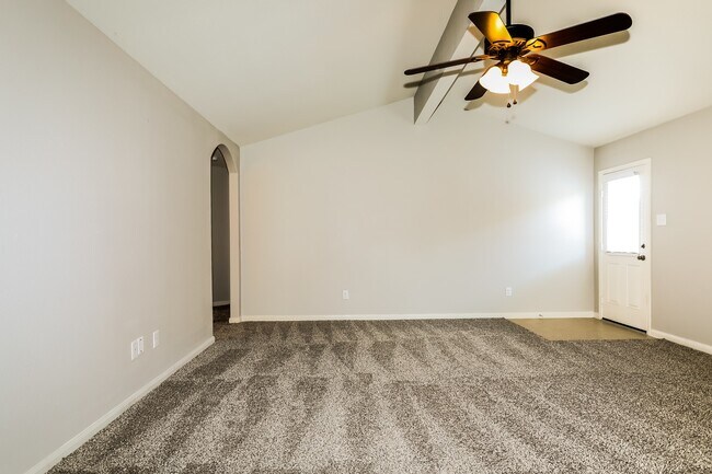 Building Photo - 22422 Base Light Dr