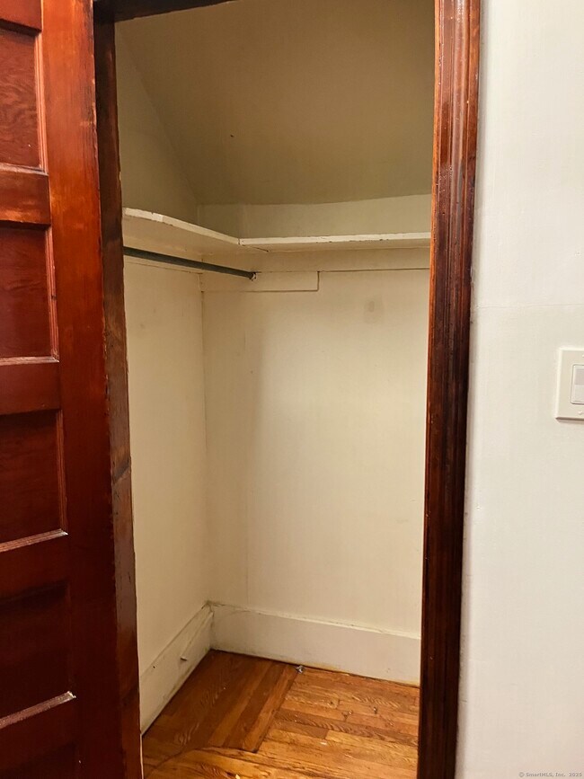 Building Photo - 308 Edgewood St