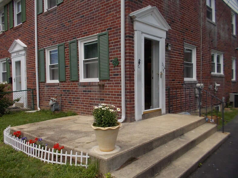 Front Door - 216 Bailey Rd