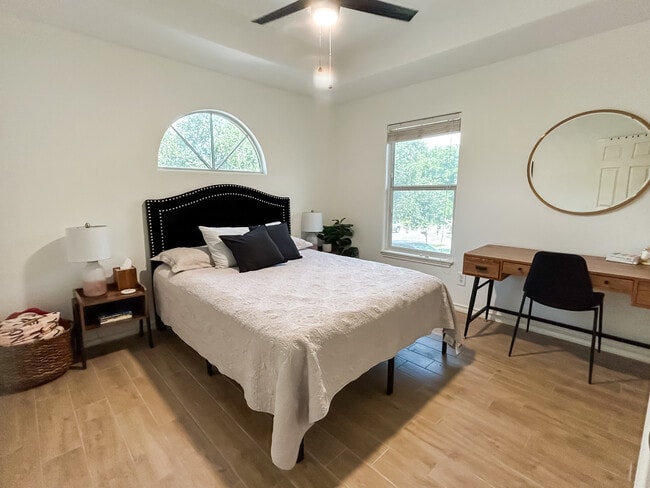 Building Photo - 2418 Mystic Star Dr