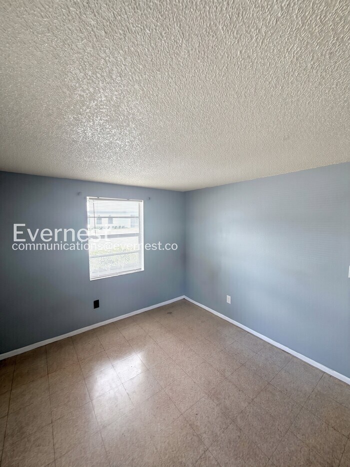 Building Photo - 3807 Phillips St