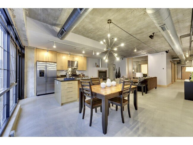 Building Photo - 525 N 3rd St