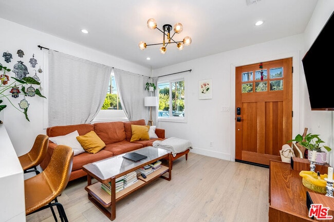 Building Photo - 1591 Yosemite Dr