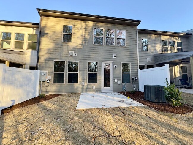 Building Photo - 2126 Maggie Vly Dr