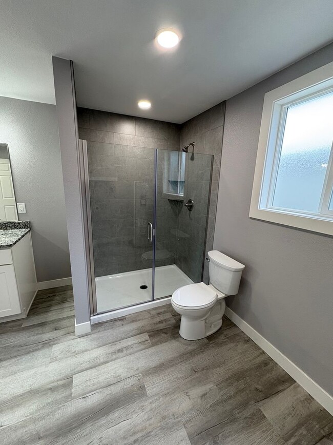 Building Photo - 4 bedroom, 2 bath house located in Downtown Stayton, OR