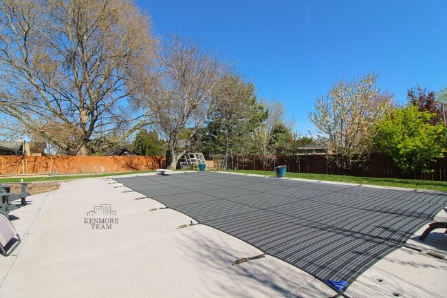 Building Photo - FURNISHED: 5 Bedroom, 2 Bath Home in Kennewick