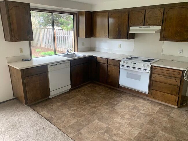 Building Photo - Greenway Single Level!!