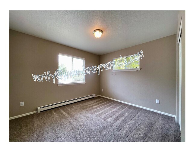 Building Photo - 3 Burgundy Ct