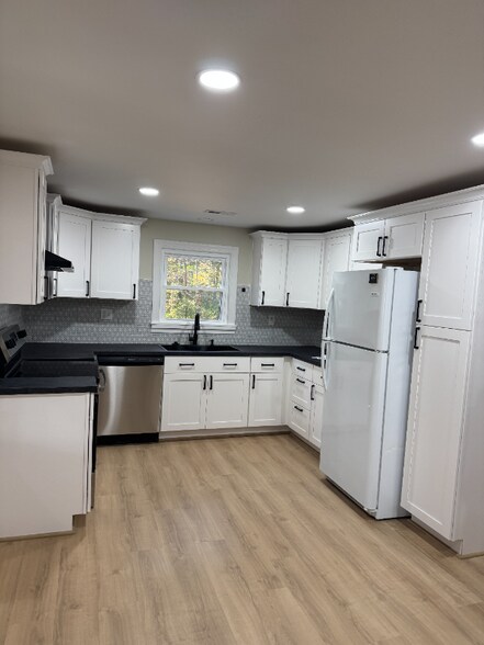 Building Photo - 1013 Clayton Rd