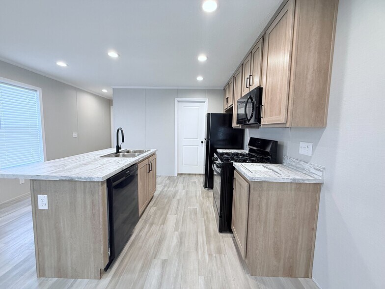 Building Photo - 52962 N Yorktown Ct