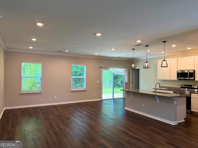 Building Photo - 206 Boatsman Way