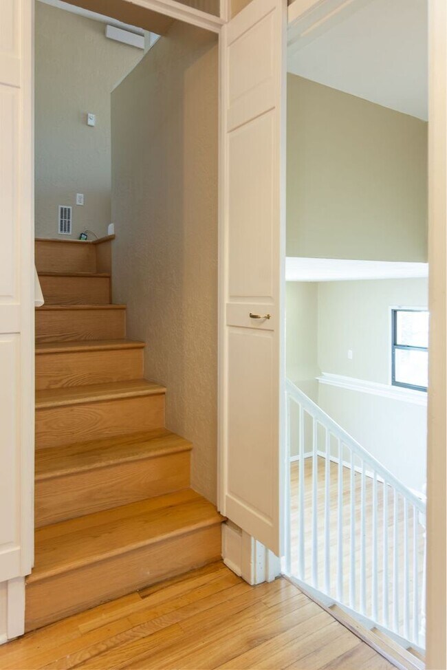 Building Photo - SPRUCE PARK CLASSIC 3 Bedroom  2 Bath 2/STORY 2/CG