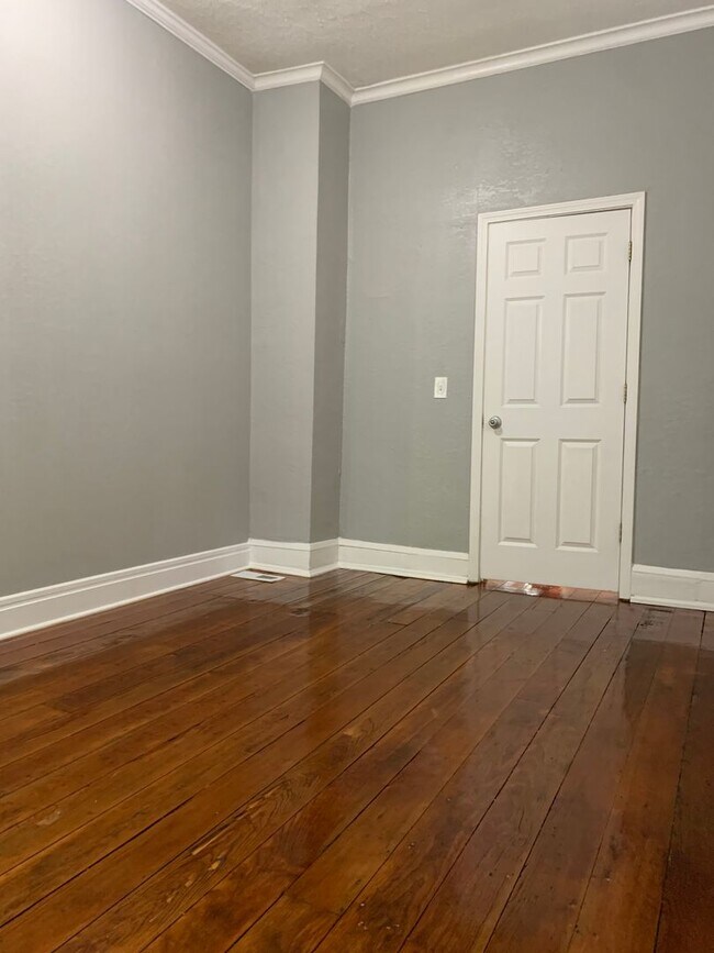 Building Photo - 1021 Hudson Rd