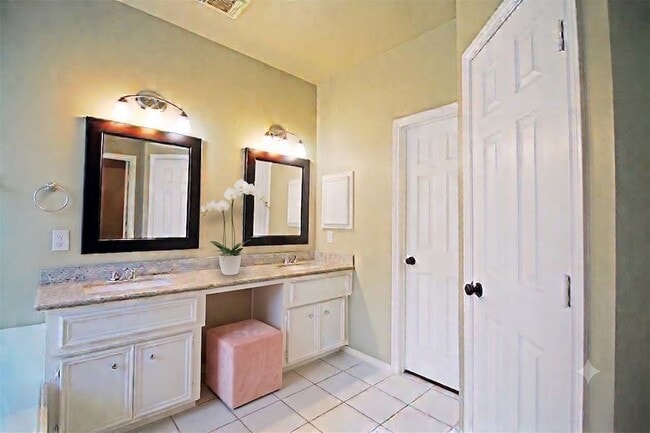 Building Photo - 21922 Golden Cedar Dr