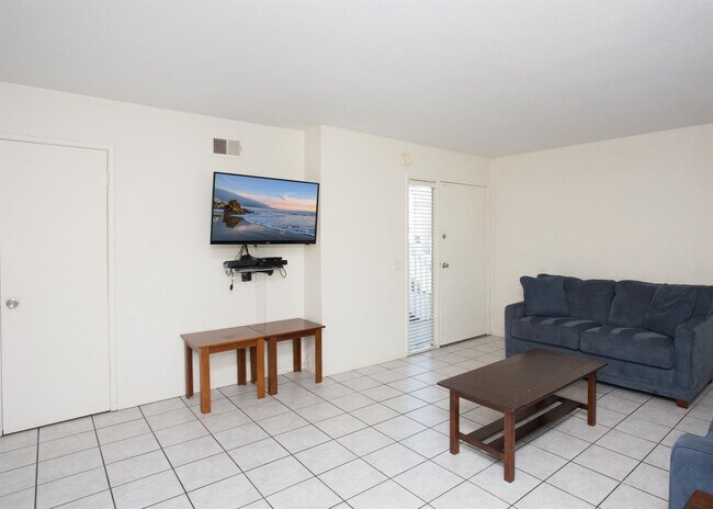 Building Photo - Winter 9 month lease! Partially Furnished 2 Bed 2, 1 Bath near the beach. No yearly leases