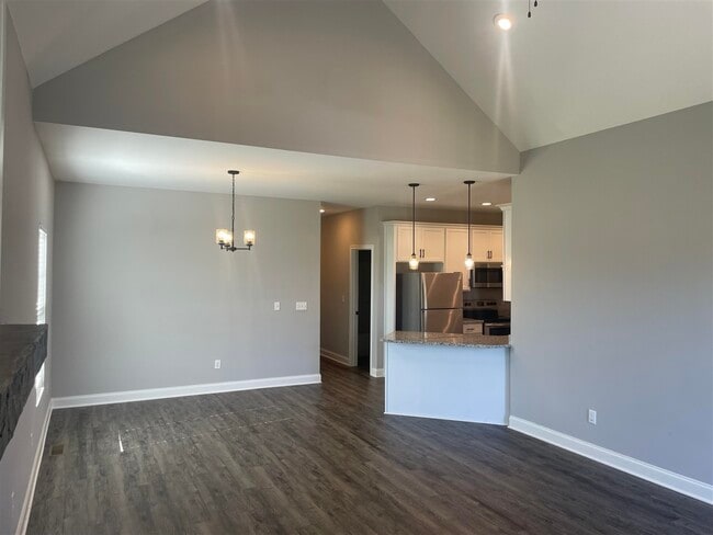 Building Photo - 705 Village Creek Dr