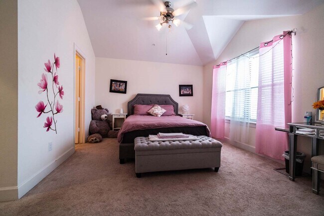 Building Photo - 2710 Hullsmith Dr