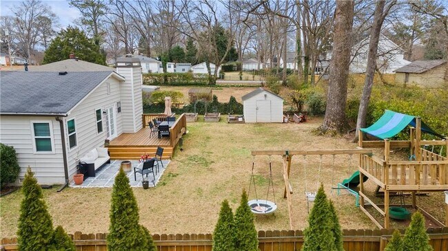 Building Photo - 1060 McLinden Ave SE