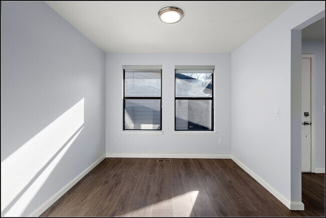 Building Photo - EAST2746