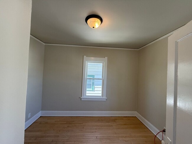 Building Photo - West Allis 3 bedroom house.