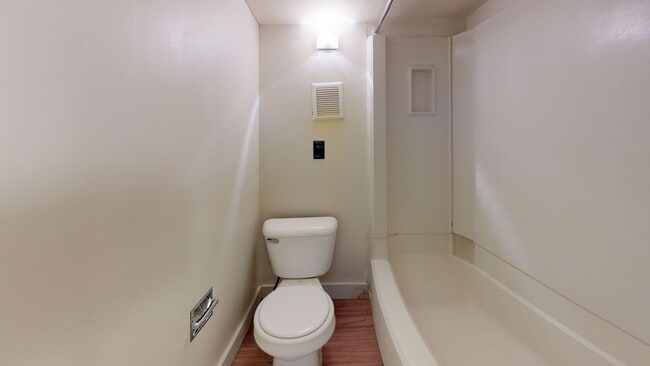 Building Photo - 1051 Liberty St